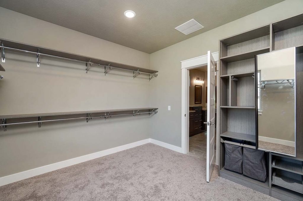 DSC00061 Closets by National Home Products - <a href="https://nhp-spfd.com/" target="_blank" rel="noopener noreferrer">Visit Website</a>